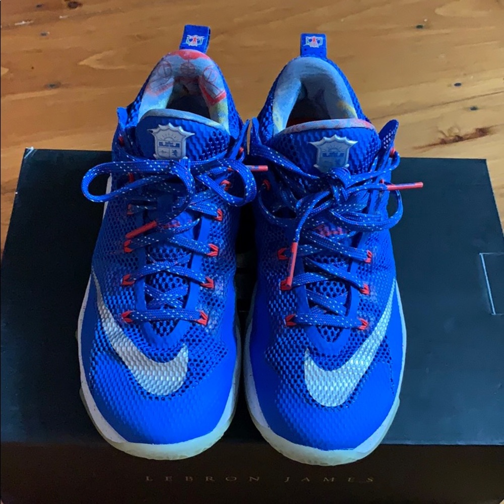 Lebron XIIow Limited Edition - Picture 2 of 8